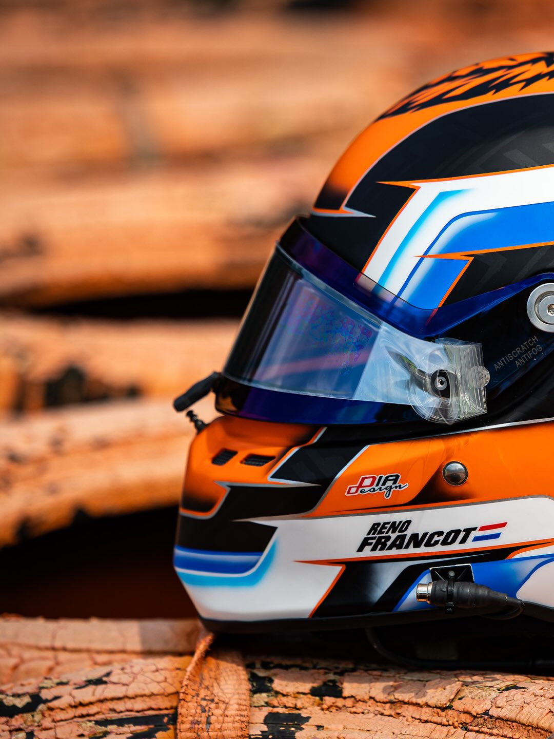 Dettaglio aerografia casco Reno Francot vista sinistra
