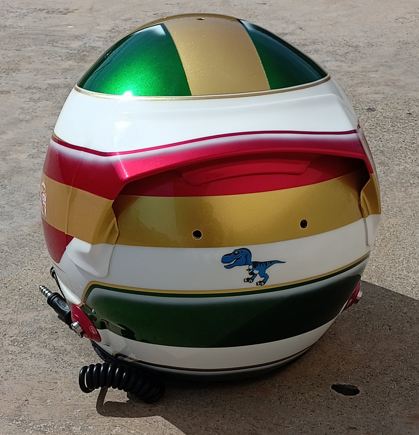 Verniciatura casco Bell HP7 Rafael Duran con finiture oro e verde