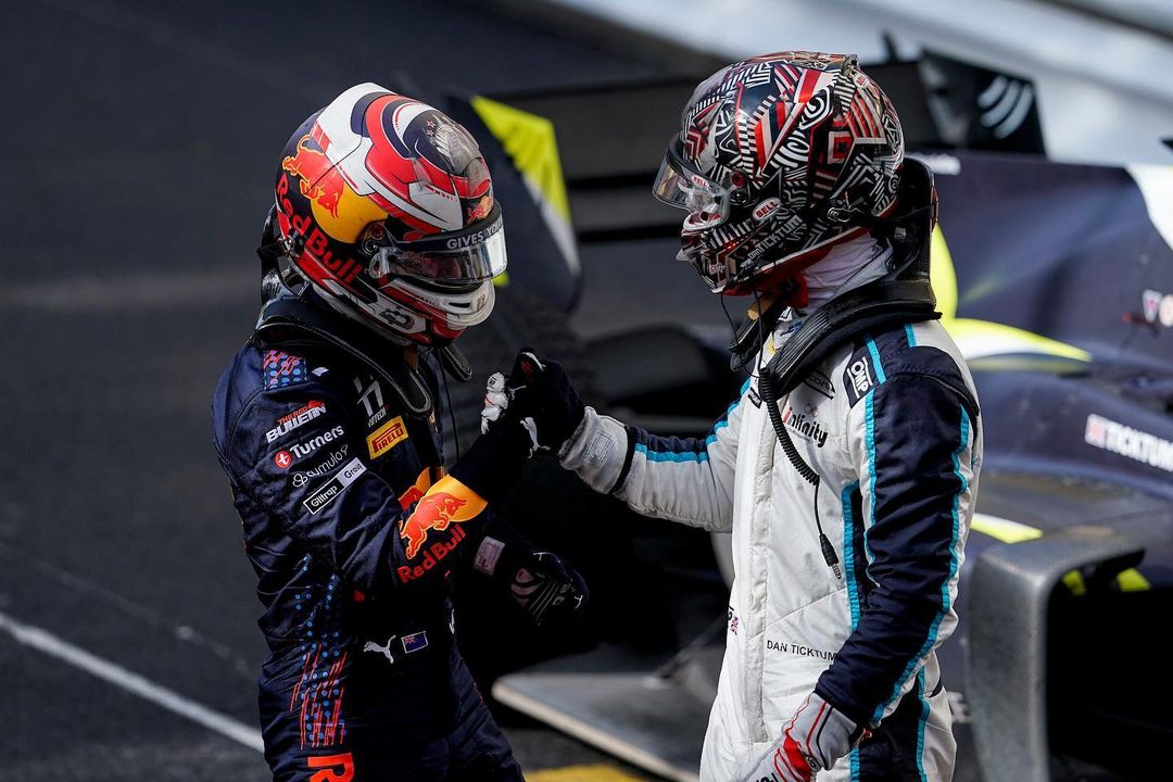 Design Aerografia casco Bell Dan Ticktum 2021